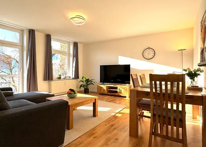 Schicke Im Gruenen Hinterhof Apartment